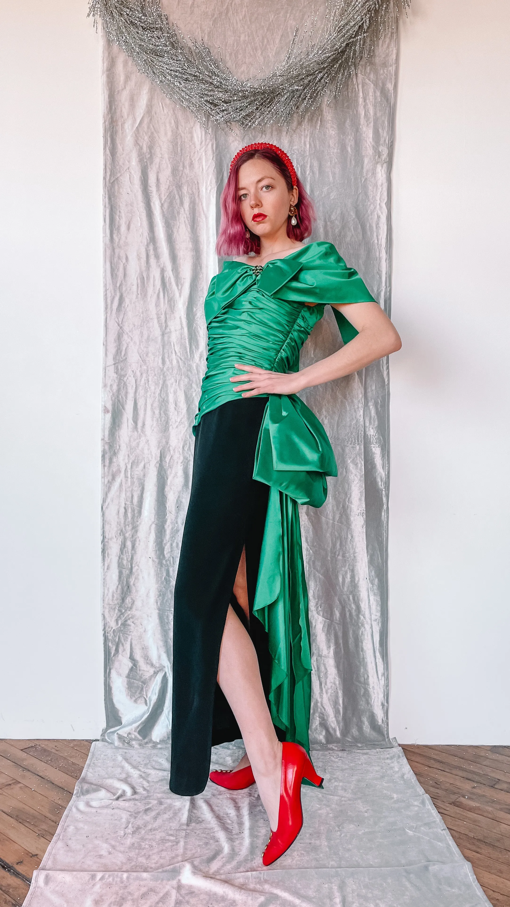 1980s Bill Blass emerald off the shoulder gown, sz. M