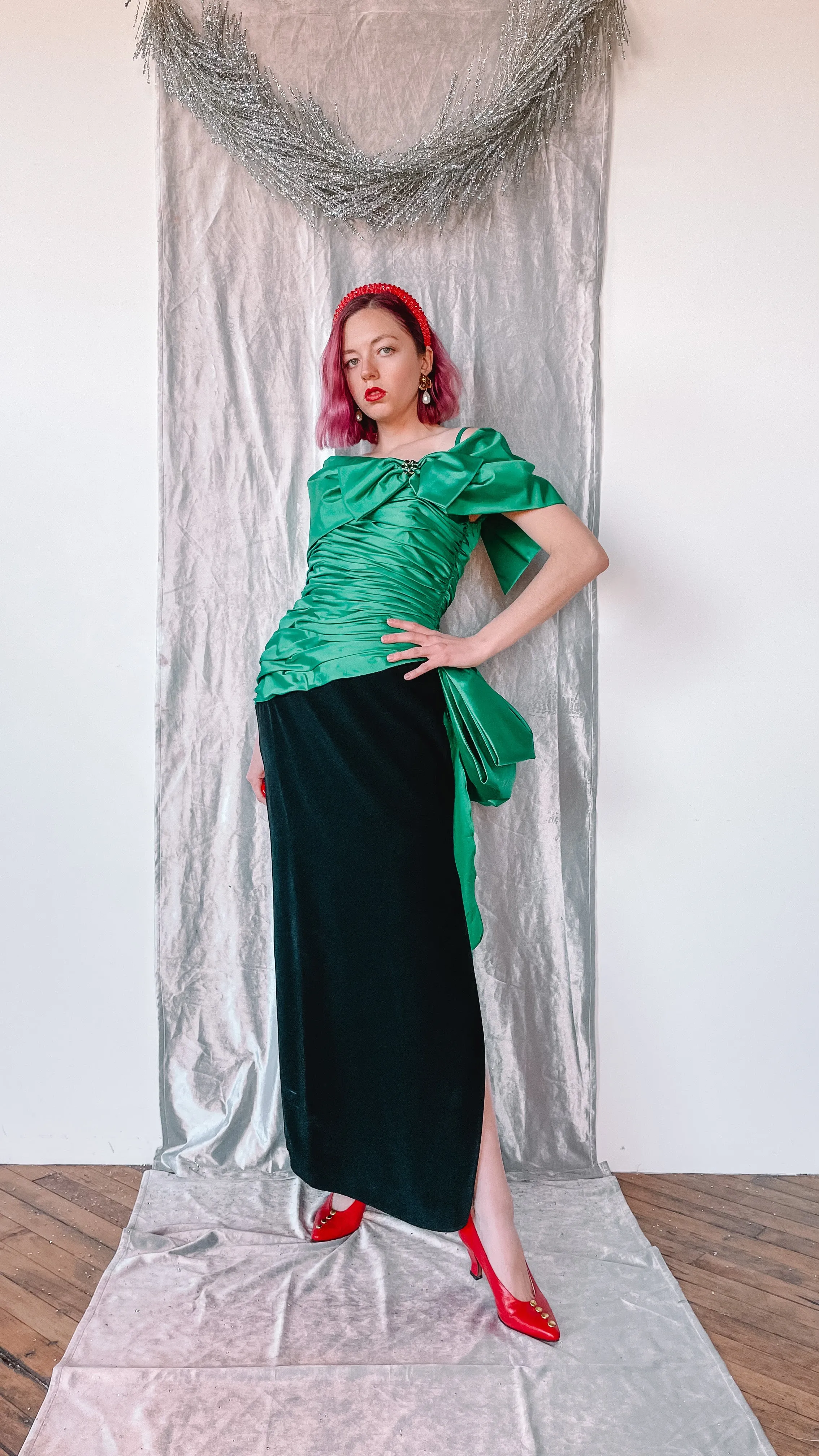 1980s Bill Blass emerald off the shoulder gown, sz. M