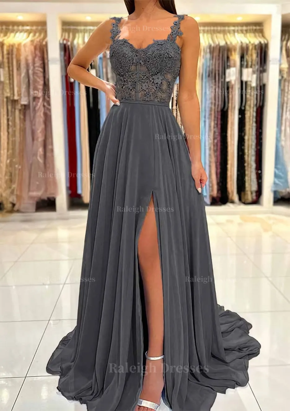 A-line Sweetheart Sleeveless Sweep Train Chiffon Prom Dress With Appliqued Split