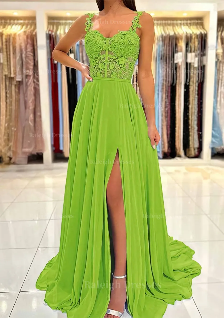 A-line Sweetheart Sleeveless Sweep Train Chiffon Prom Dress With Appliqued Split