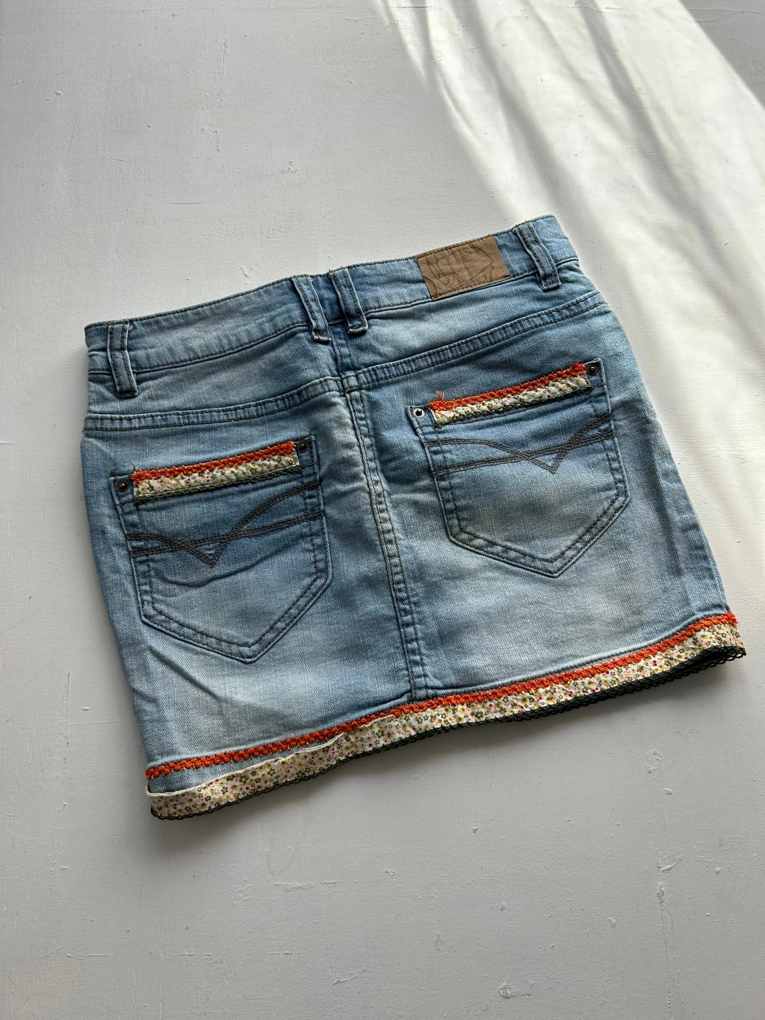 Blue denim crochet detail low rise mini skirt (XS/S)