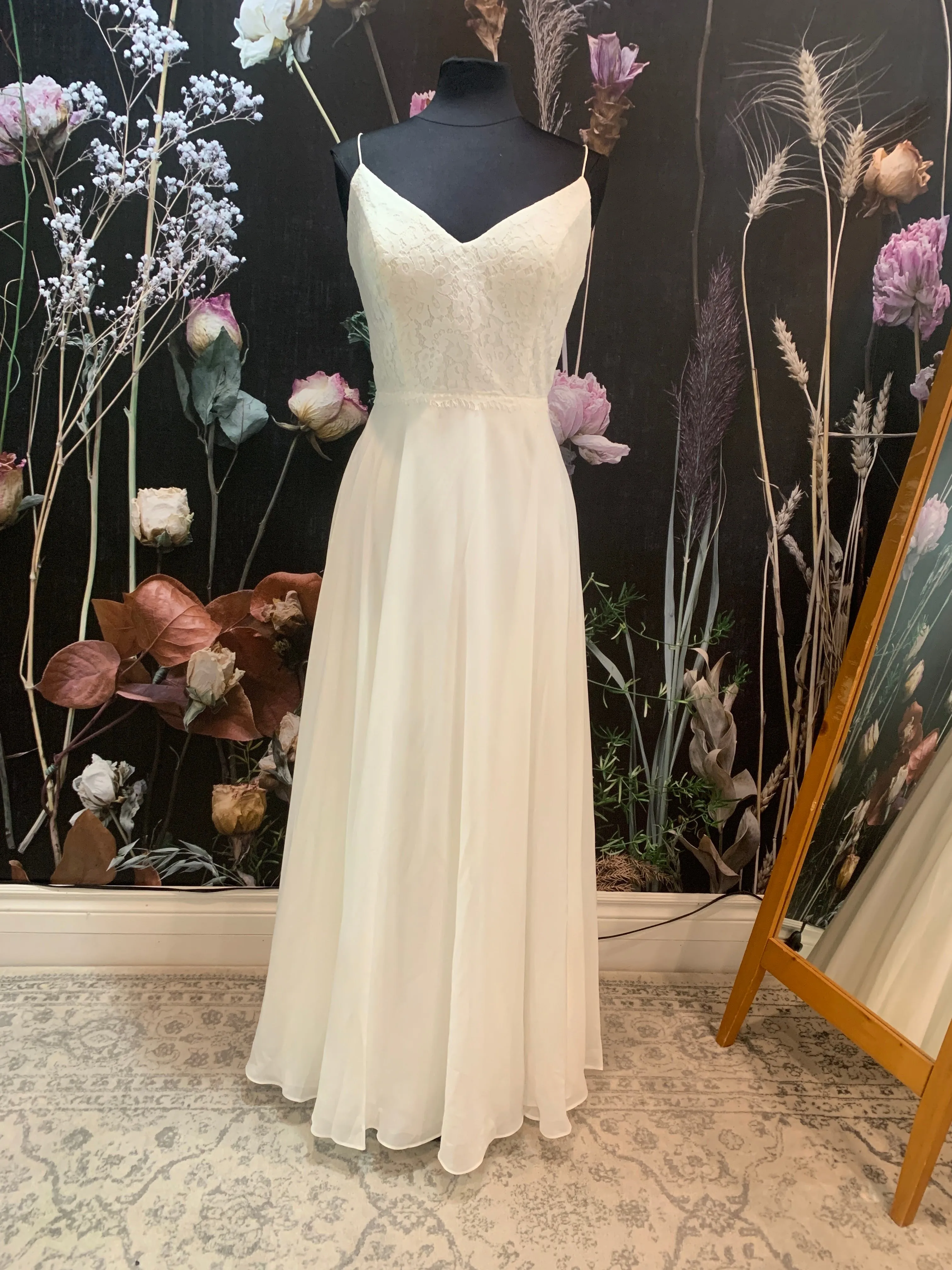 Dress 808: Christina Wu "22807" waist 31