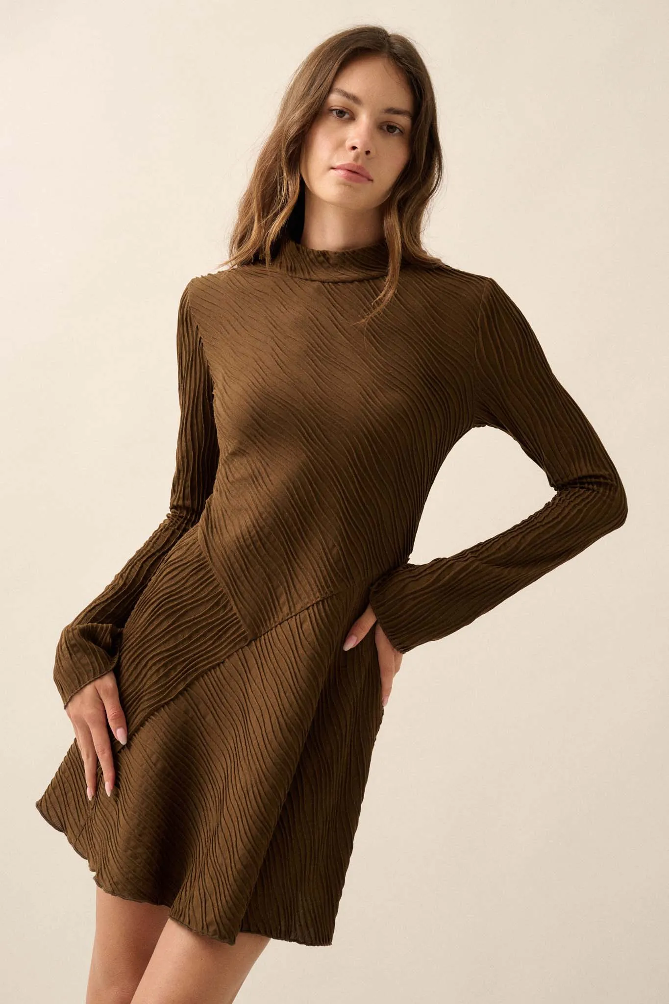 Flow Motion Elegant Ribbed-Knit Mini Dress with Wavy Pattern and Mock-Neck Design