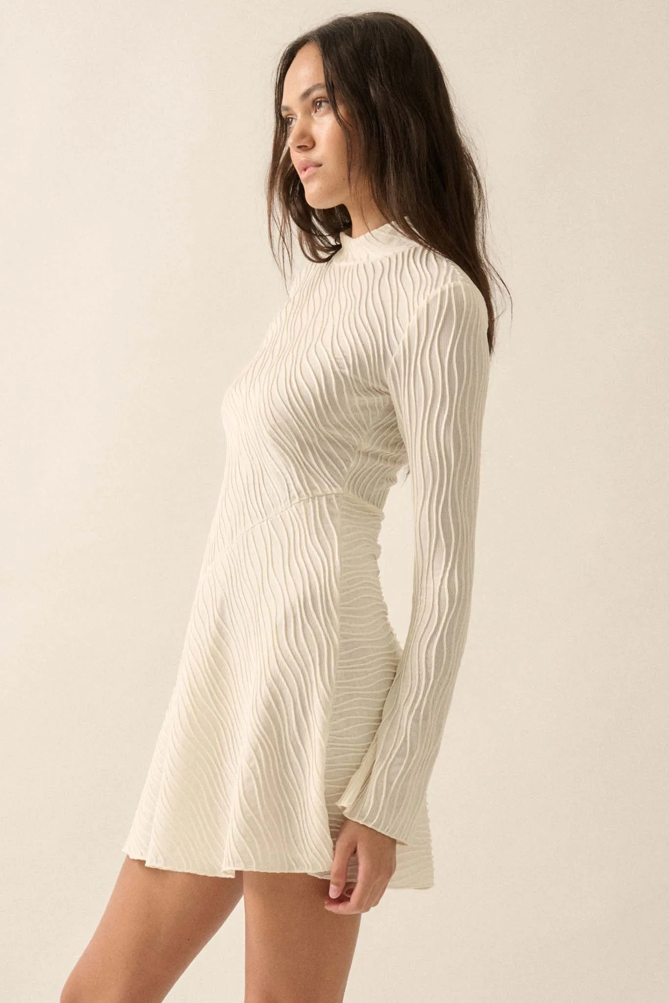 Flow Motion Elegant Ribbed-Knit Mini Dress with Wavy Pattern and Mock-Neck Design