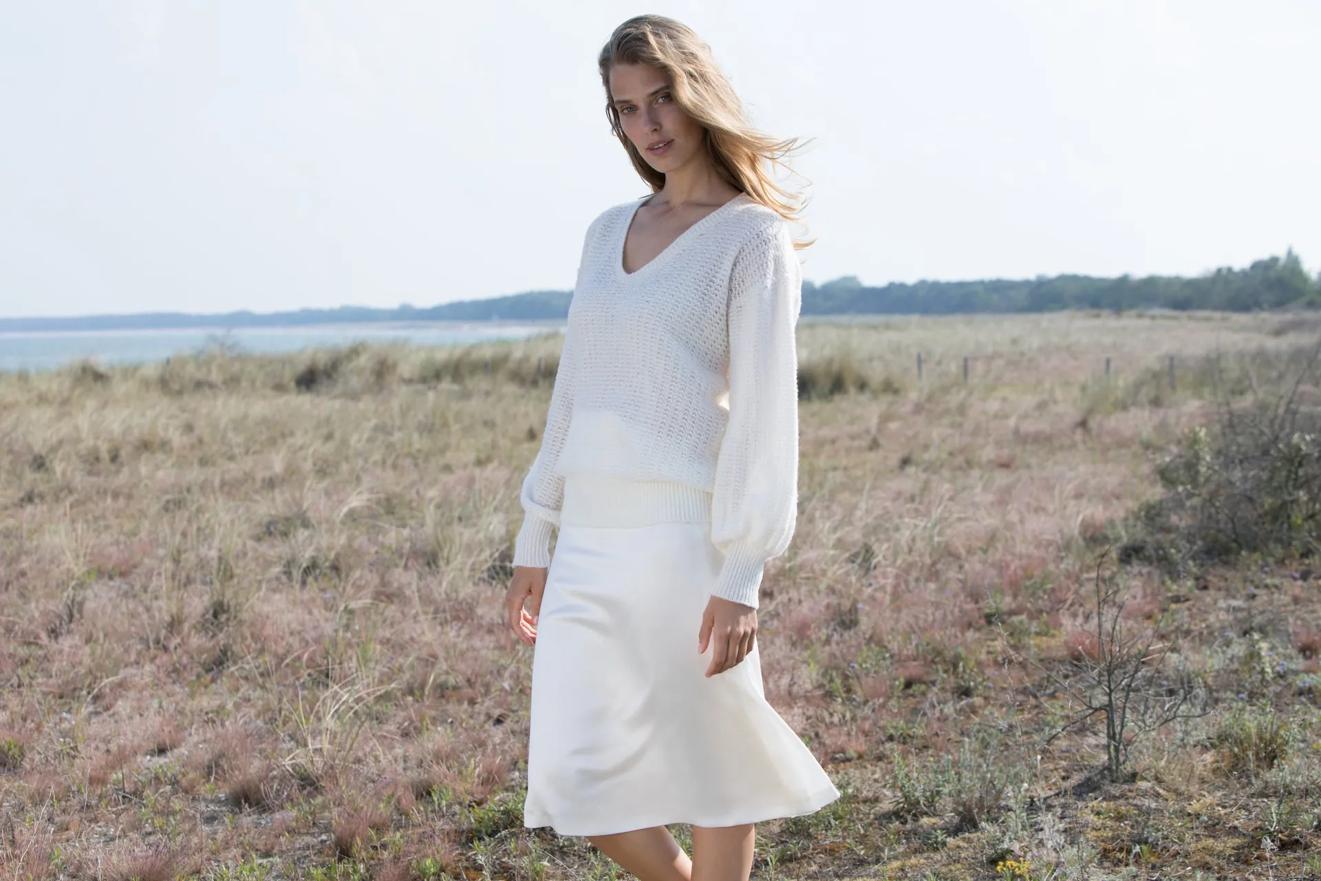 FLOWING SILK SKIRT IN WHITE